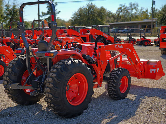 Image of Kubota MX6000 equipment image 2