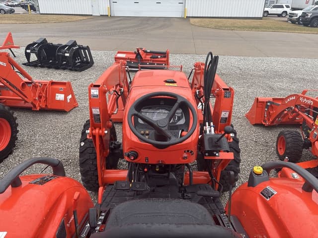 Image of Kubota MX5400HST equipment image 3