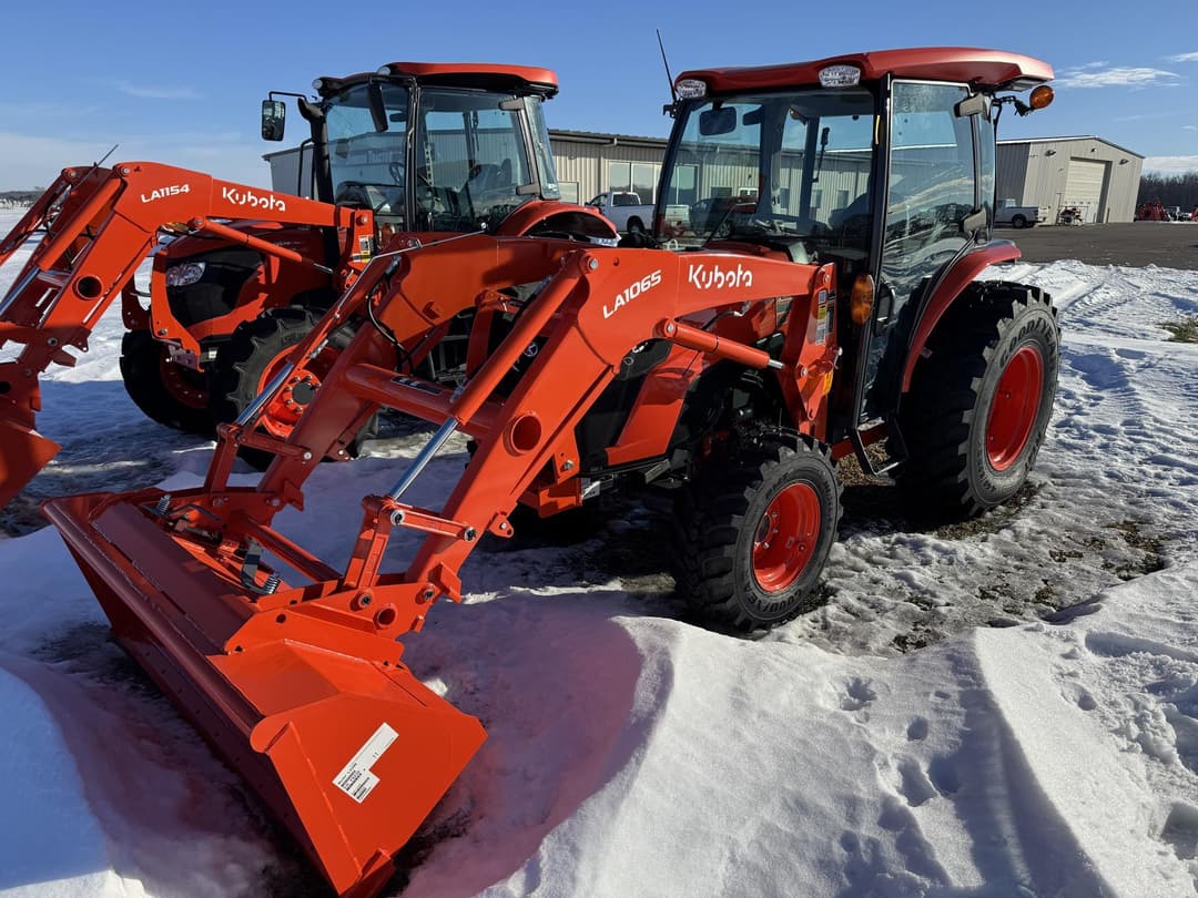 Image of Kubota MX5400HSTC Primary image
