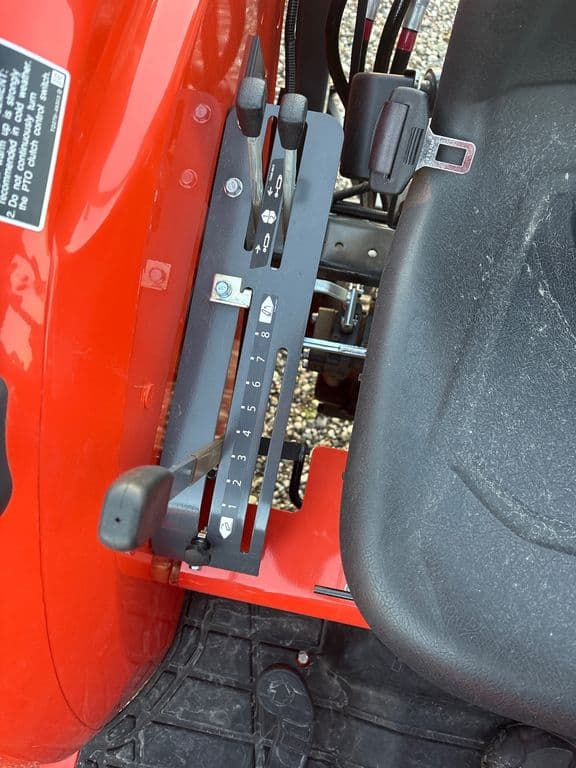 Image of Kubota MX6000HST equipment image 4