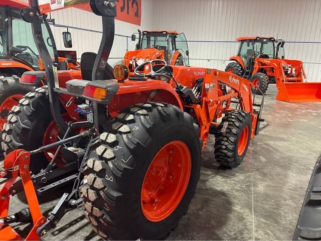 Image of Kubota MX6000HST equipment image 4
