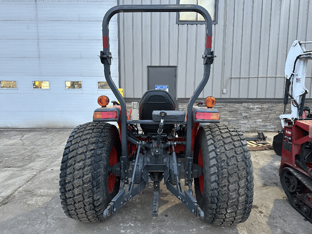 Image of Kubota MX6000HST equipment image 2