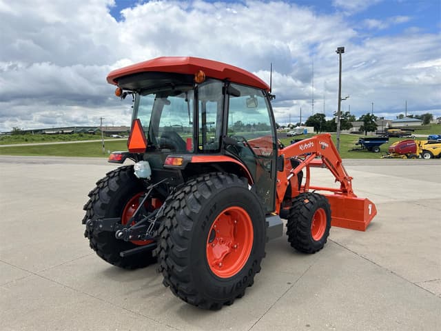 Image of Kubota MX6000HSTC equipment image 4