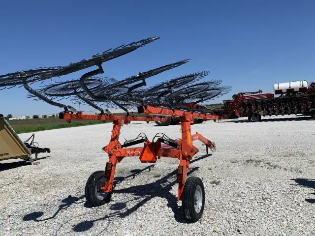 Image of Kubota RA210CR equipment image 1