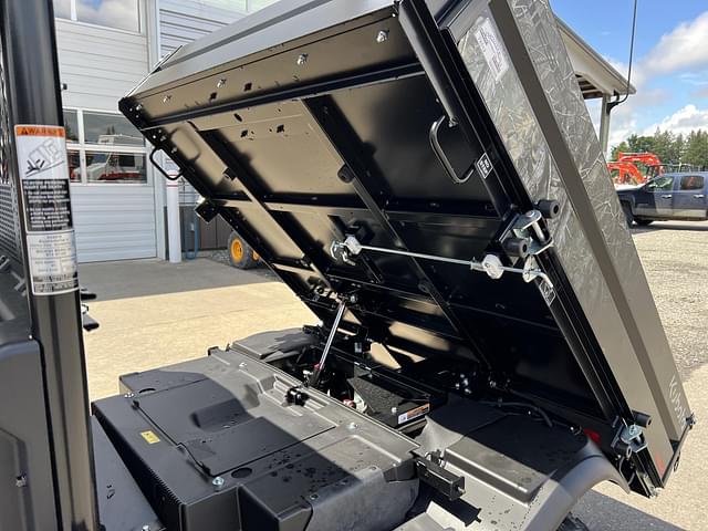 Image of Kubota RTV-X1130 equipment image 2