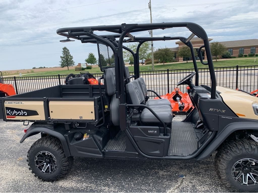 2025 Kubota RTVX4-PDLHS1 Equipment Image0