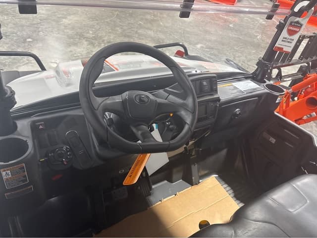 Image of Kubota RTV-XG850 equipment image 2