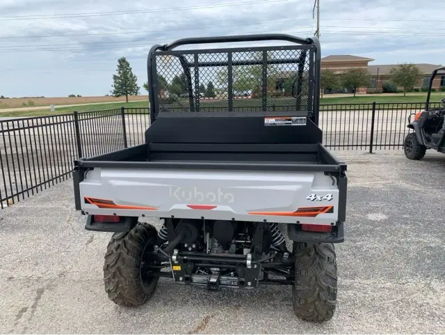 Image of Kubota RTV-XG850 equipment image 2