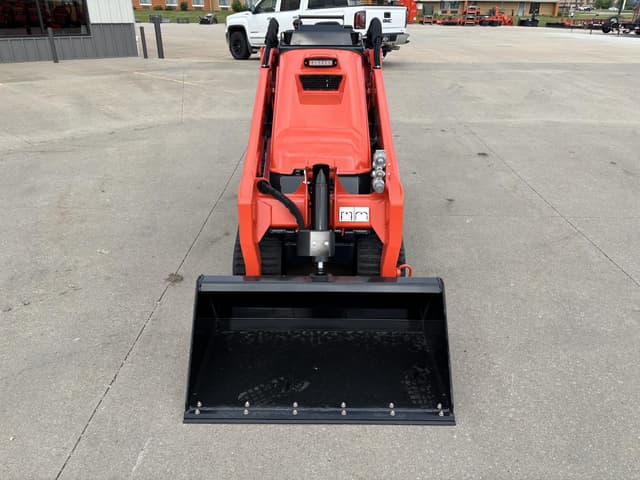 Image of Kubota SCL1000 equipment image 2