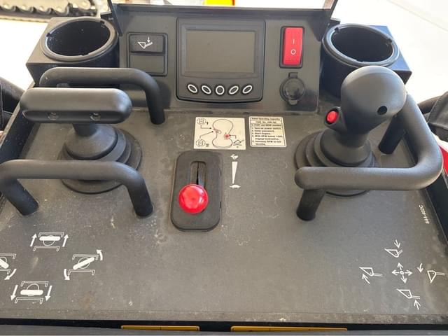 Image of Kubota SCL1000 equipment image 3
