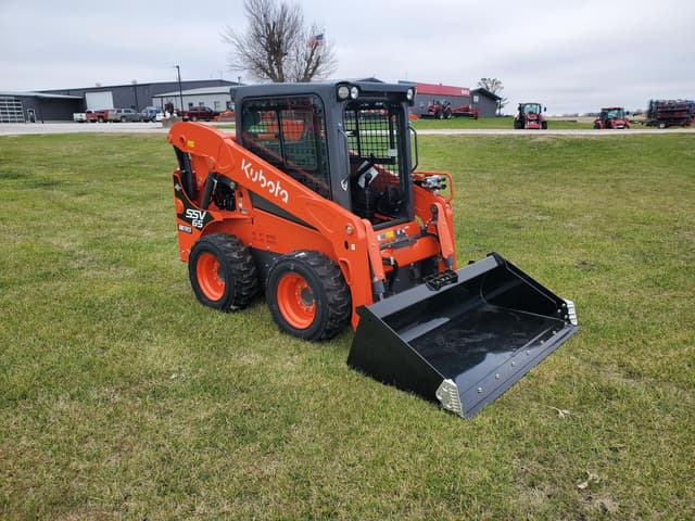 Image of Kubota SSV65 equipment image 3