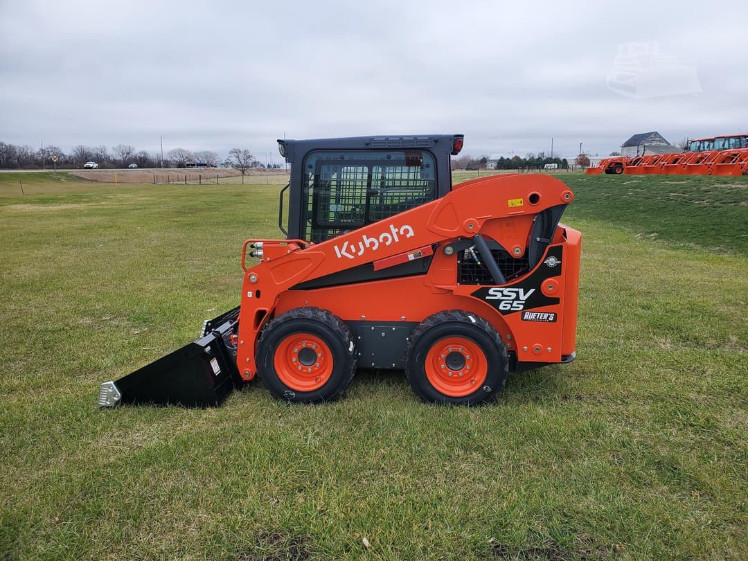 Image of Kubota SSV65 Primary image