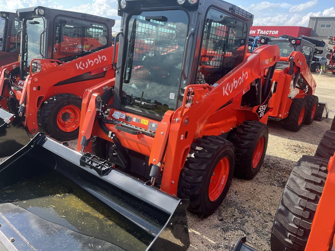Image of Kubota SSV65HRC Image 0