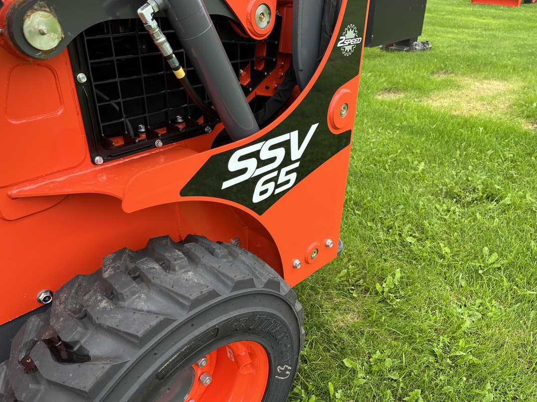 Image of Kubota SSV65HC Image 1
