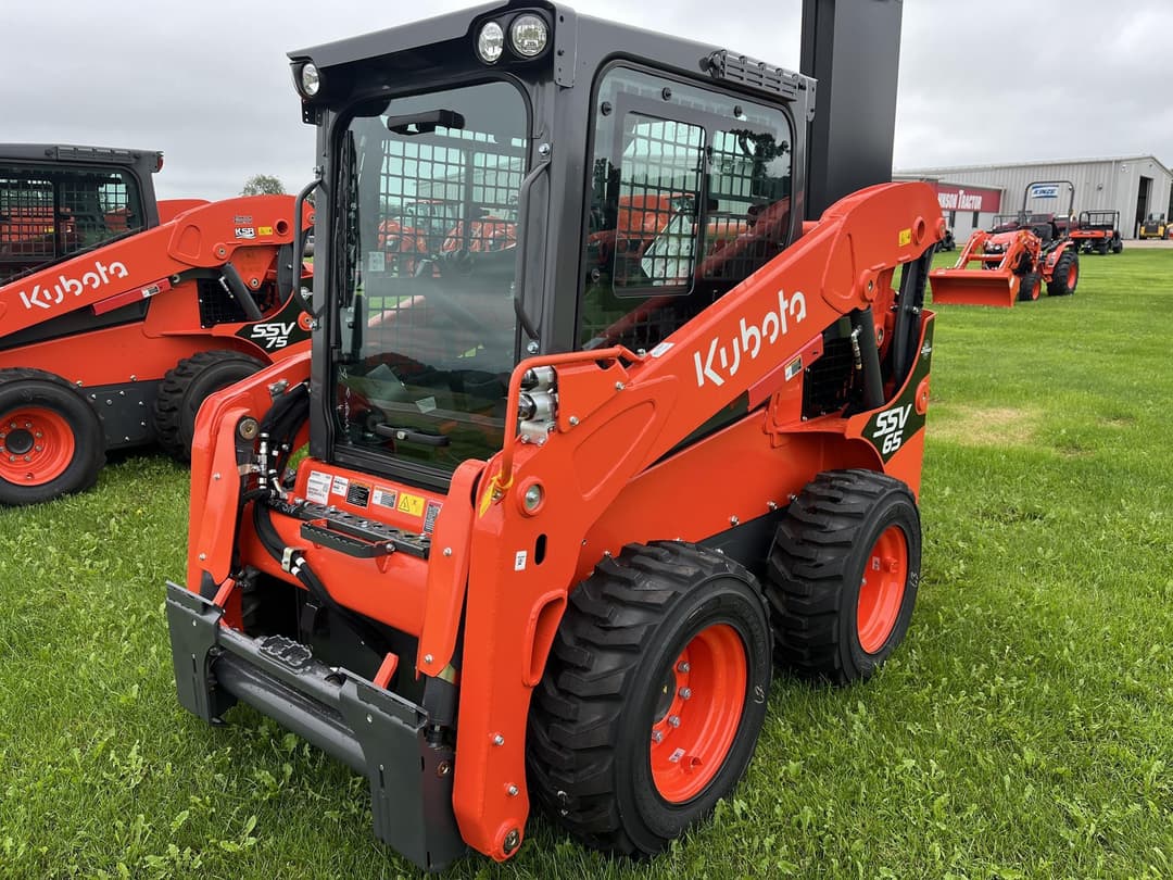 Image of Kubota SSV65HC Image 0