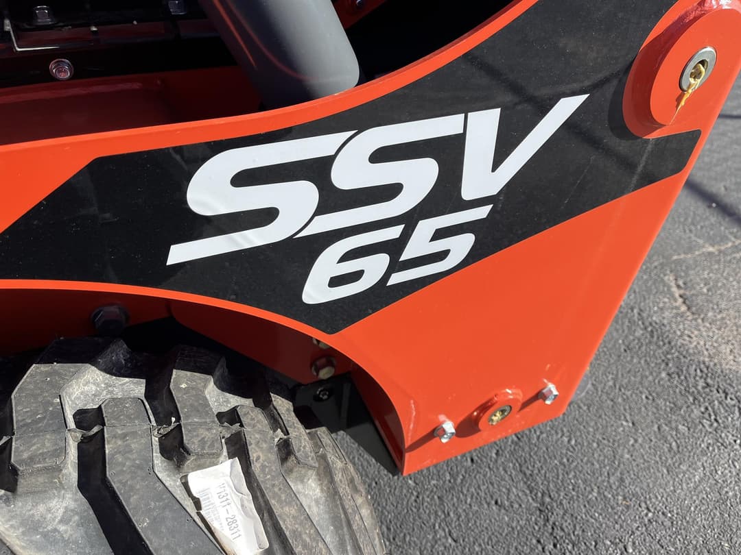 Image of Kubota SSV65HRC Image 1