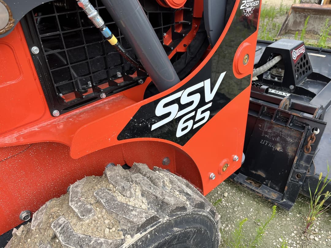 Image of Kubota SSV65HRC Image 1