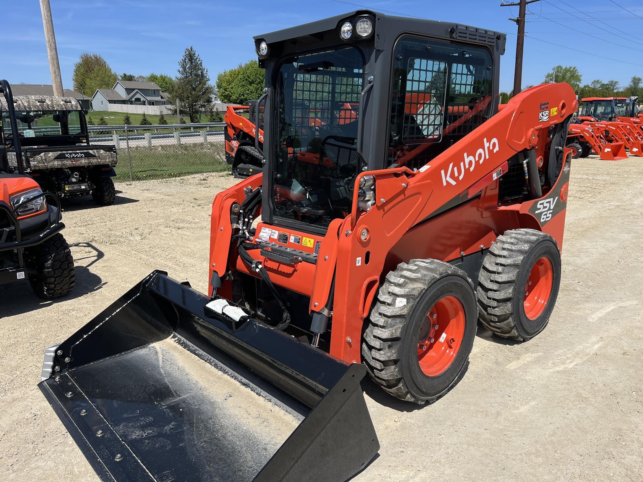 2025 Kubota SSV65HC Equipment Image0