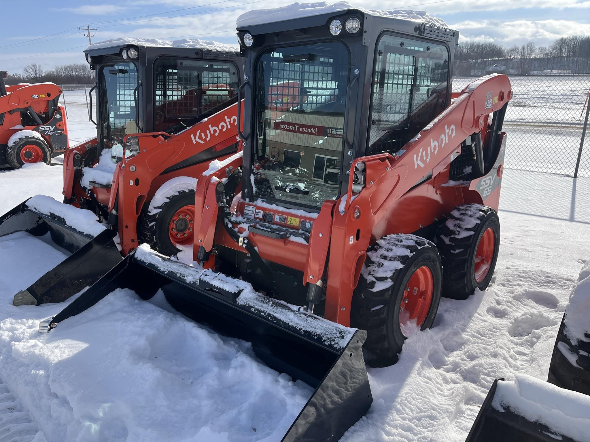 2025 Kubota SSV65HRC Equipment Image0