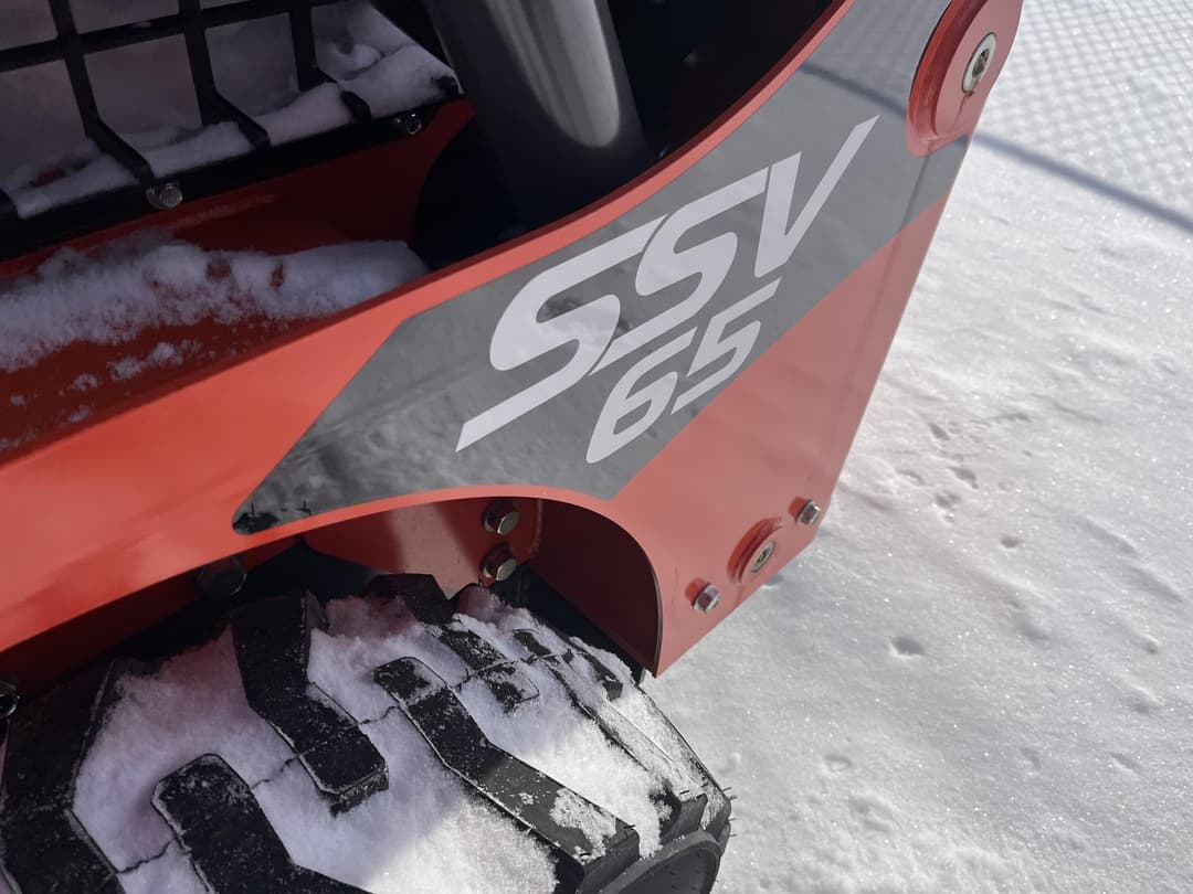 Image of Kubota SSV65HRC Image 1