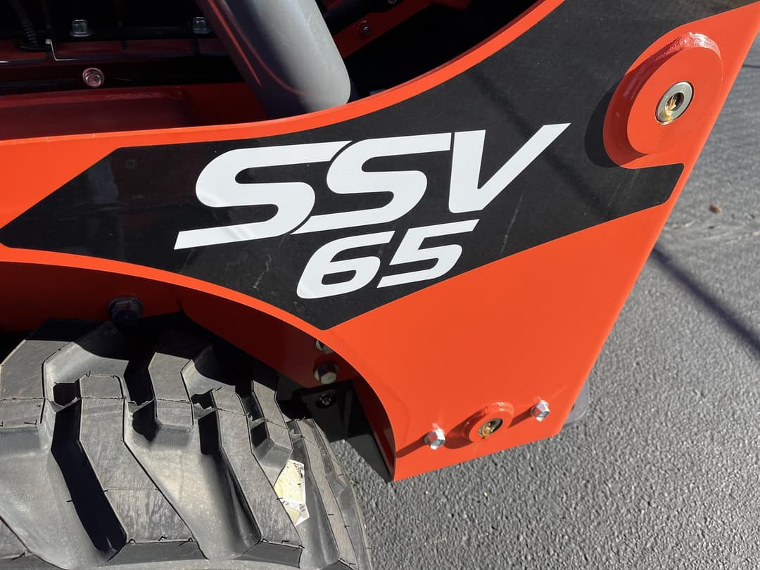 Image of Kubota SSV65HC Image 1