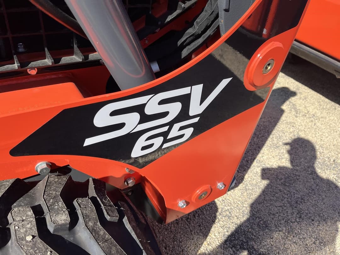 Image of Kubota SSV65HC Image 1