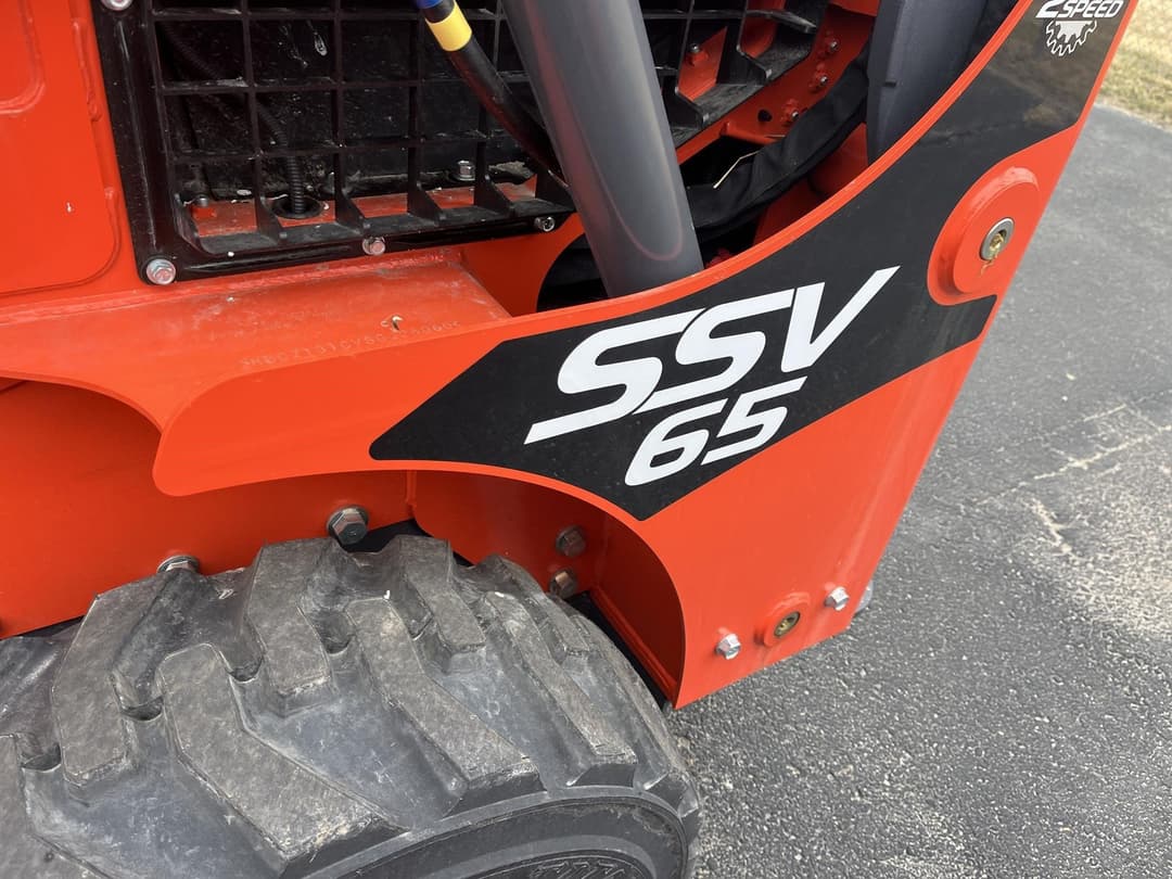 Image of Kubota SSV65 Image 1