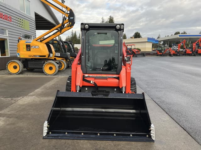Image of Kubota SSV65 equipment image 2
