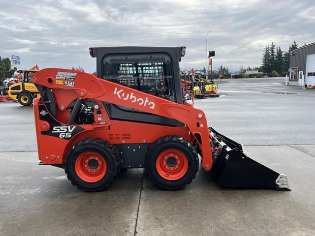 Image of Kubota SSV65 equipment image 3