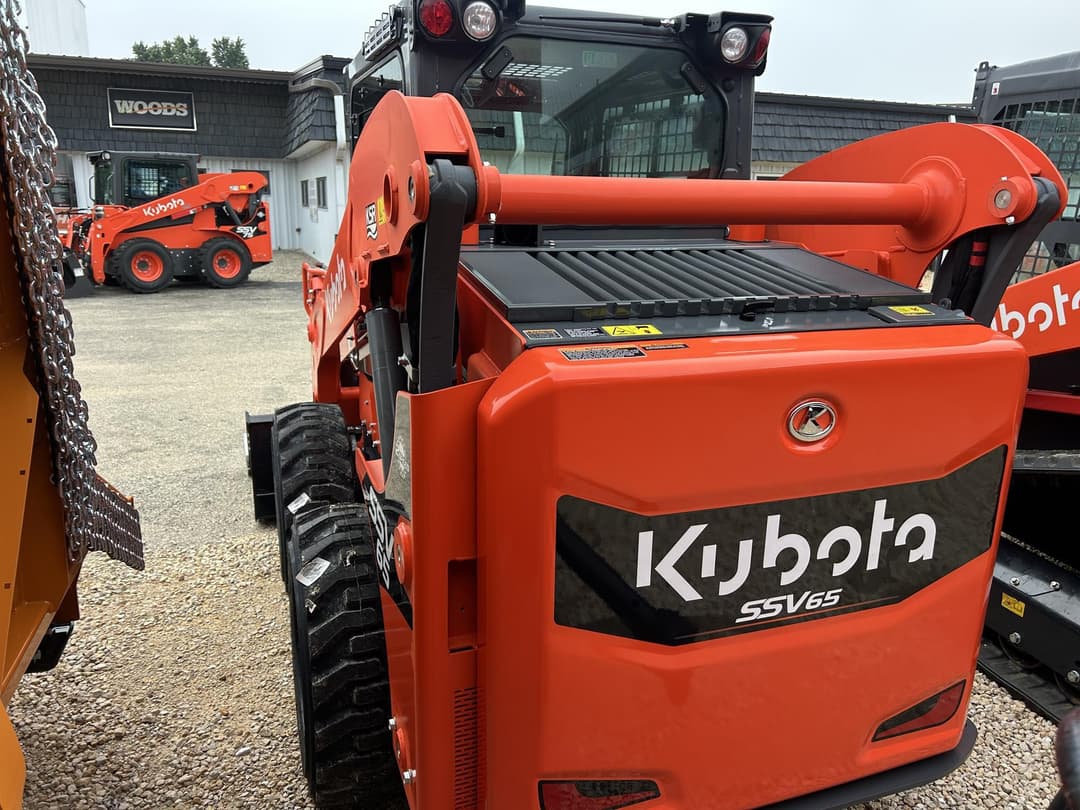 Image of Kubota SSV65PHRC Image 1