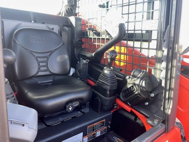 2025 Kubota SSV65PHC Equipment Image0