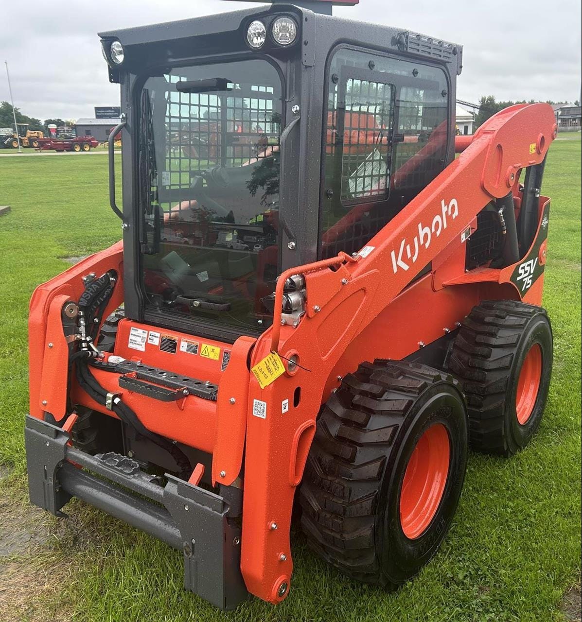 Main image Kubota SSV75