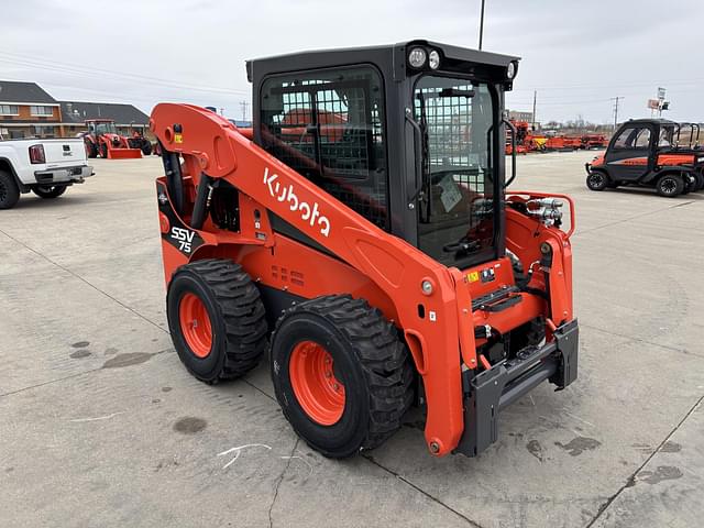 Image of Kubota SSV75 equipment image 3