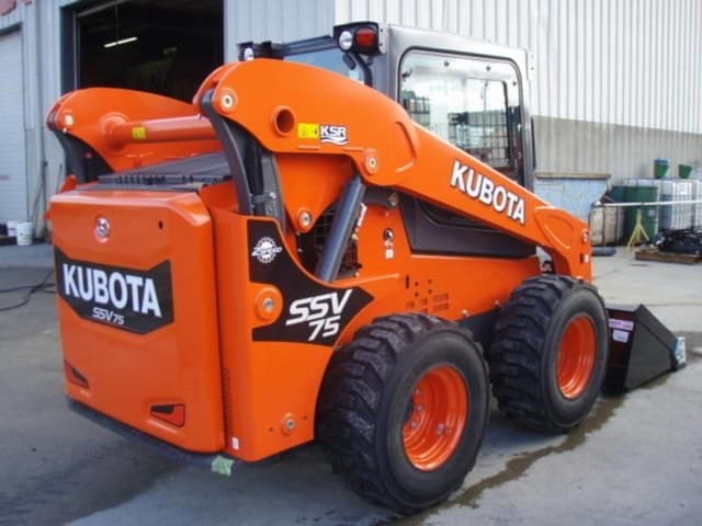 Image of Kubota SSV75PHFRC equipment image 4