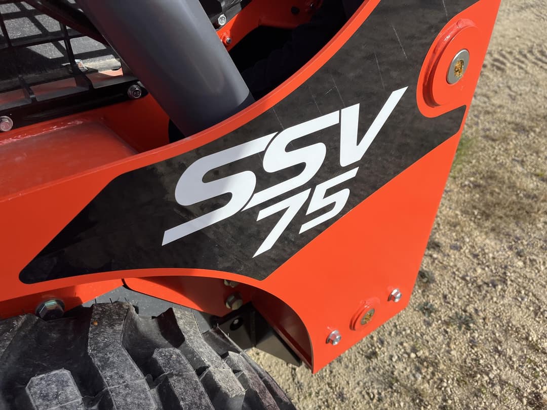 Image of Kubota SSV75 Image 1