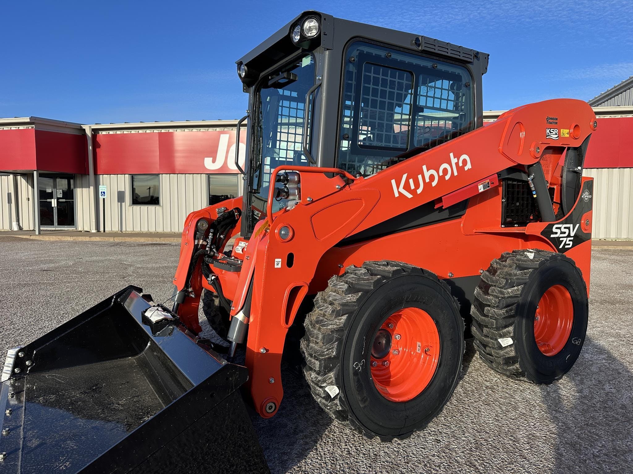 2025 Kubota SSV75 Equipment Image0
