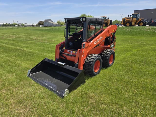 Image of Kubota SSV75 equipment image 1