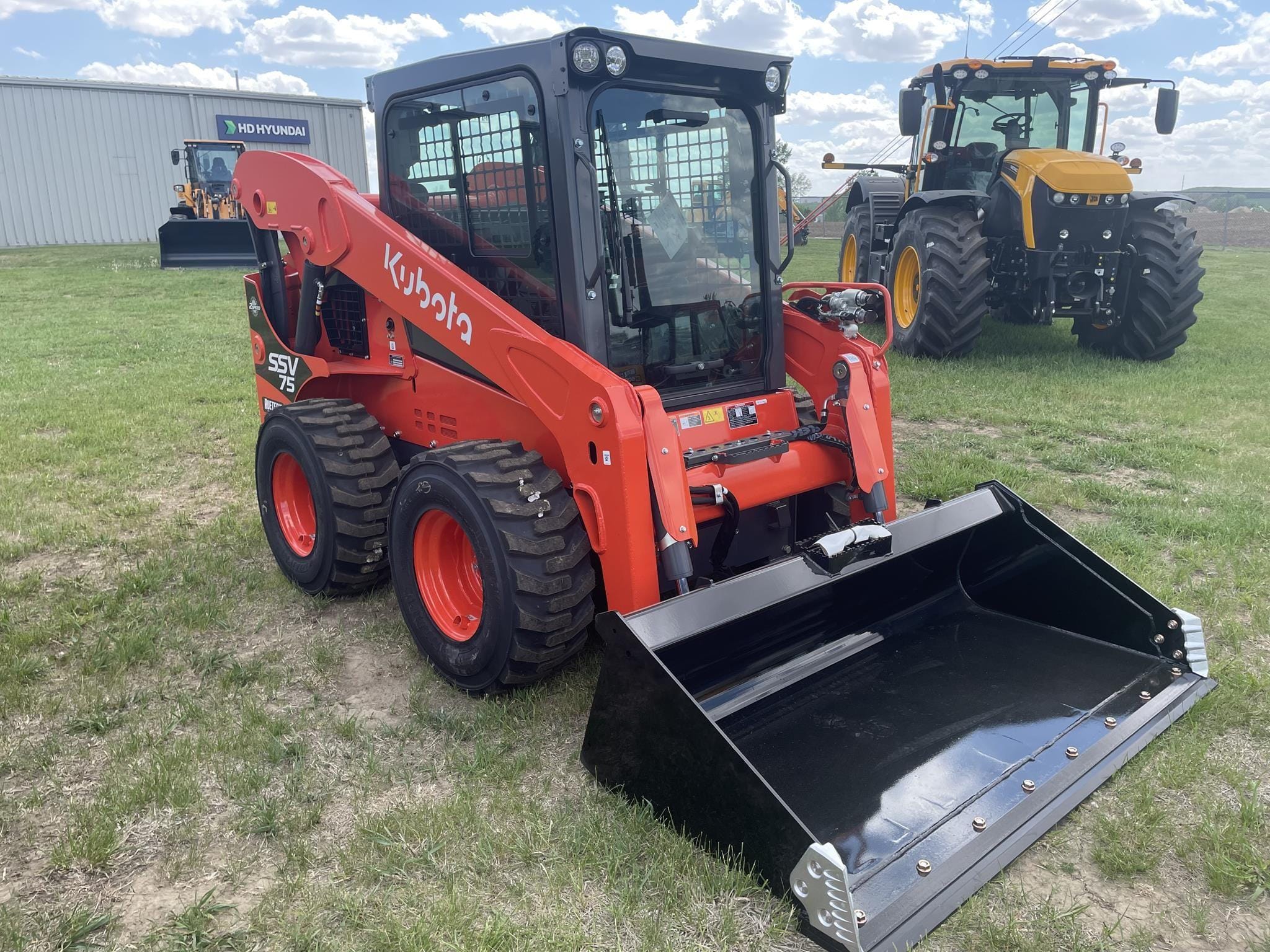 Main image Kubota SSV75