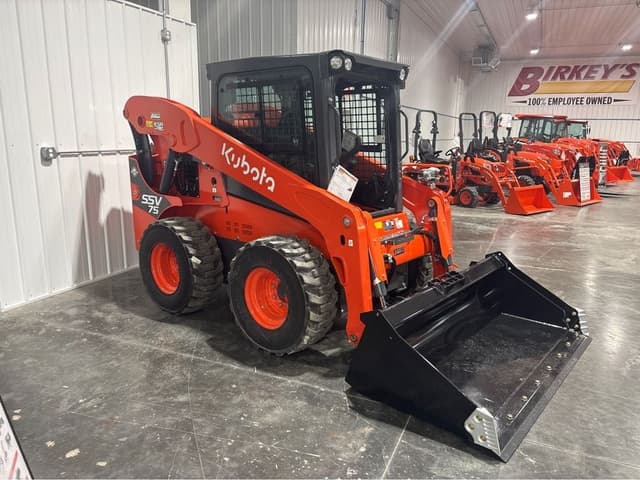 Image of Kubota SSV75HFRC equipment image 4