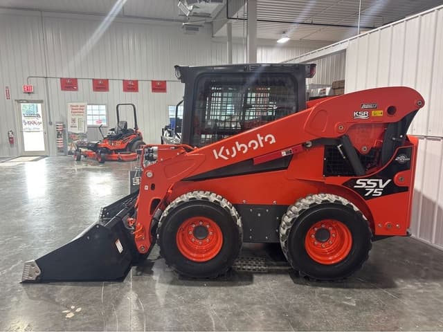 Image of Kubota SSV75HFRC equipment image 1