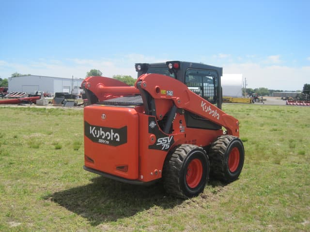 Image of Kubota SSV75PHFRC equipment image 4