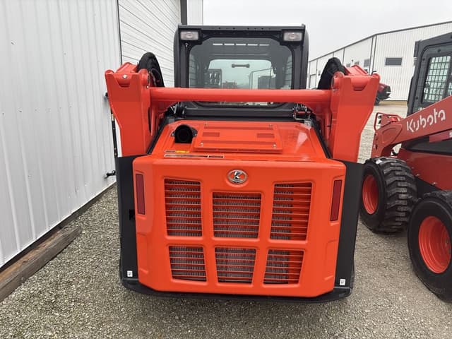 Image of Kubota SVL65-2HFWC equipment image 2