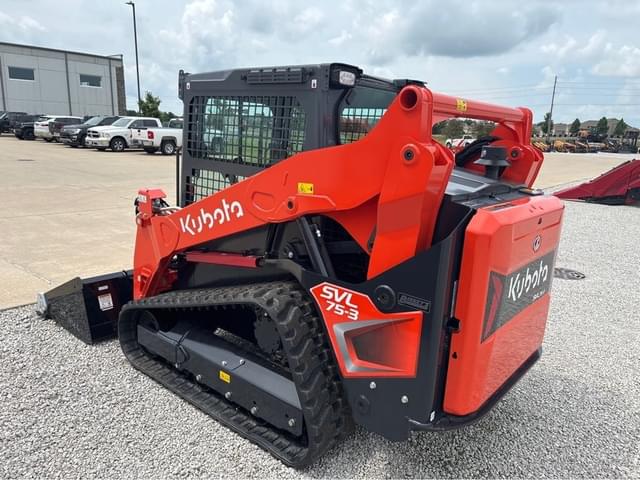 Image of Kubota SVL75-3 equipment image 2