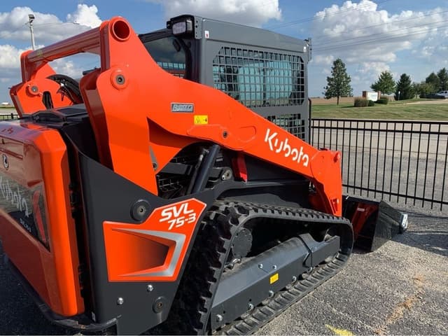 Image of Kubota SVL75-3 equipment image 2