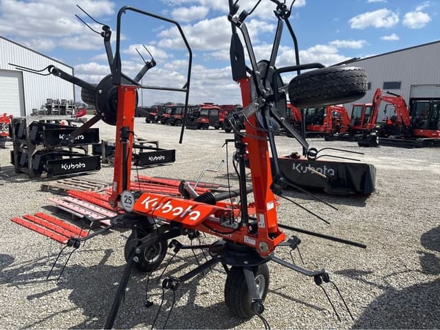 Image of Kubota TE4052T equipment image 1