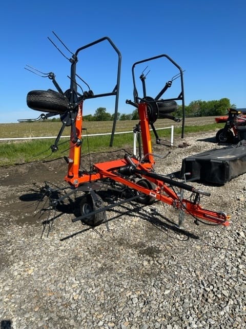 2026 Kubota TE4052T Equipment Image0