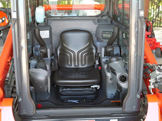 Image of Kubota SVL65-2 equipment image 4