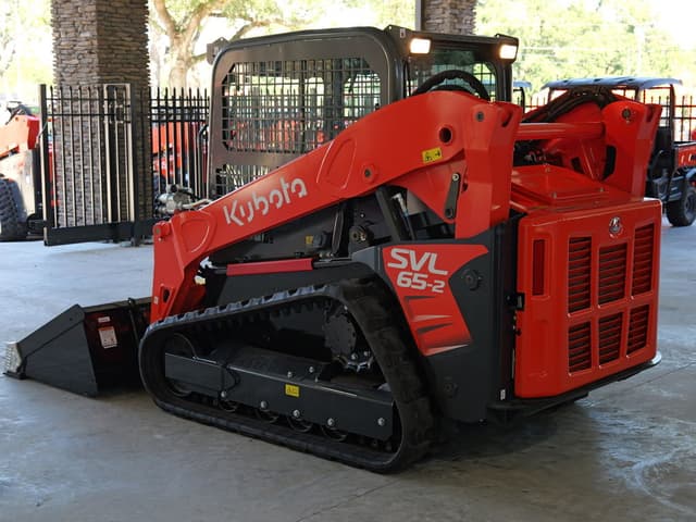 Image of Kubota SVL65-2 equipment image 2