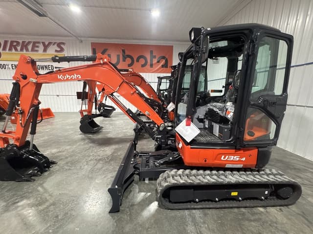 Image of Kubota U35-4 equipment image 1