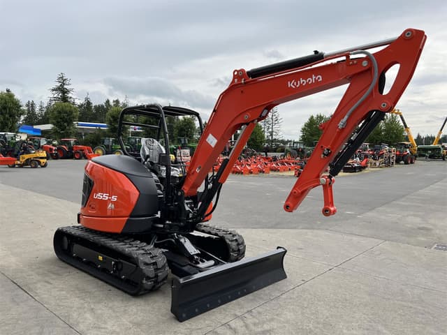 Image of Kubota U55-5 equipment image 3